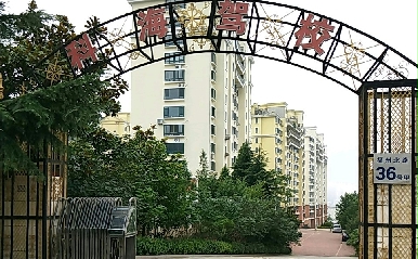 uƺ{У