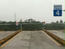 ɽУ