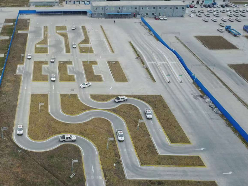 ˼У