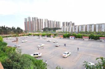 万能驾校