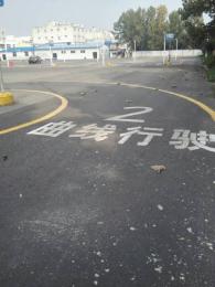 ȷУ