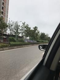 аУ