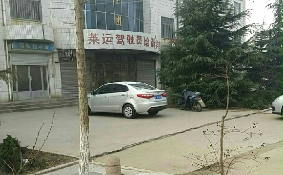 ˼У