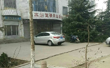 ˼У