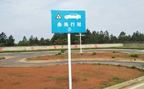 ˼У